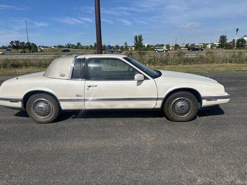 Used 1991 Buick Riviera Coupe FWD image 11