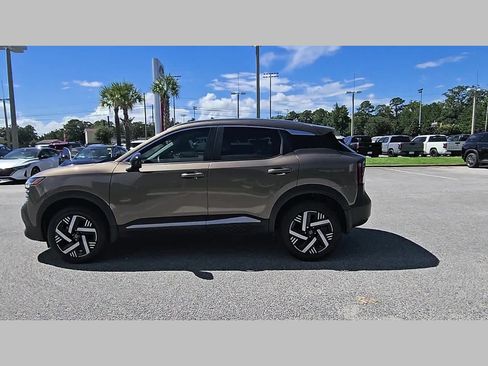 Used 2026 Nissan Kicks SV w/ SV Premium Package FWD image 25