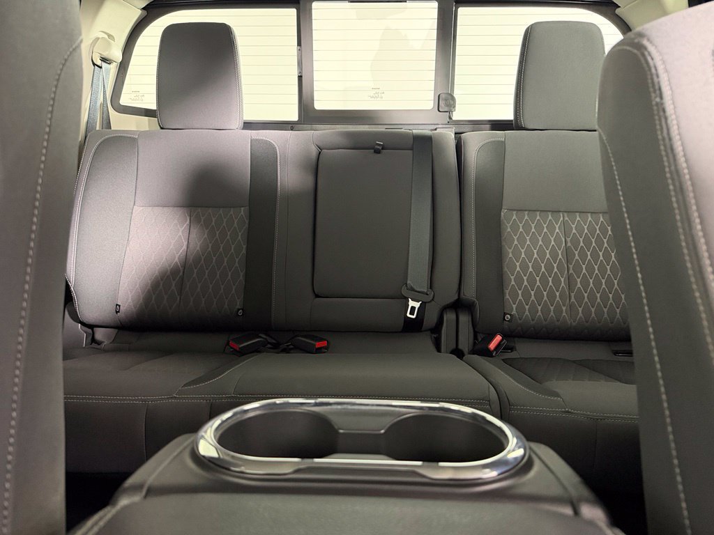 Used 2024 Nissan Titan SV w/ SV Convenience Package AWD/4WD image 17