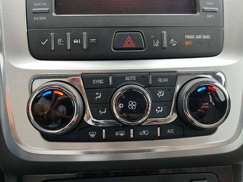 Used 2014 GMC Acadia SLT image 33