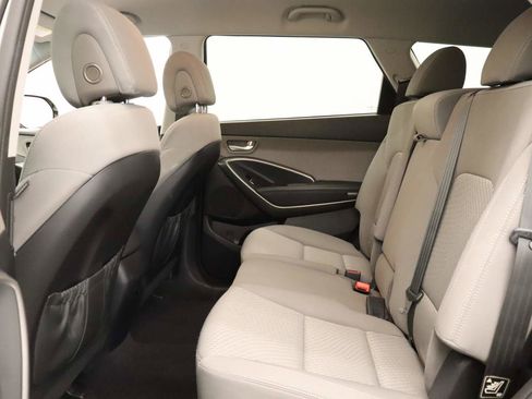 Used 2018 Hyundai Santa Fe SE image 16