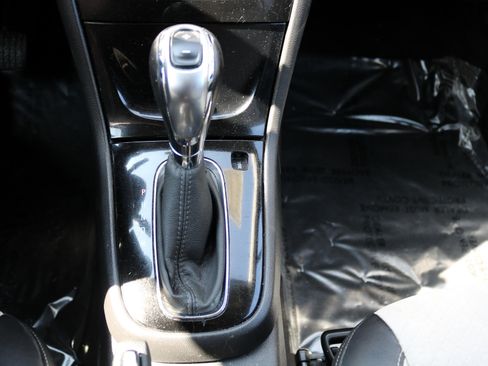 Used 2018 Buick Encore Preferred image 30