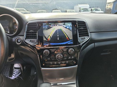 Used 2019 Jeep Grand Cherokee Altitude image 19