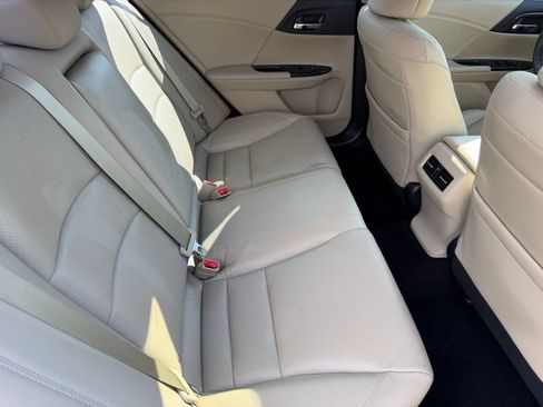 Used 2017 Honda Accord Touring image 30
