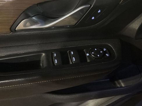 Used 2019 GMC Terrain SLE w/ Driver Convenience Package image 8