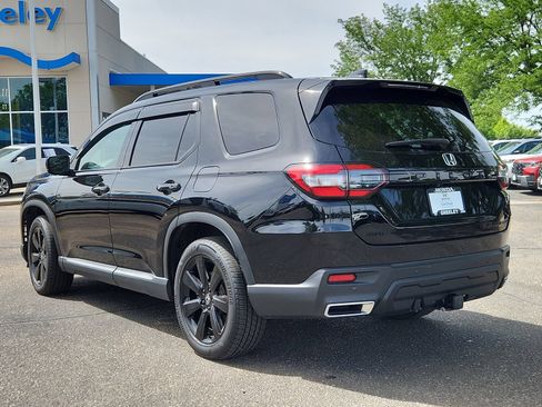 Certified 2025 Honda Pilot Black Edition image 3