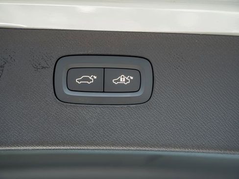 New 2026 Volvo XC90 T8 Ultra w/ Protection Package Premier image 11