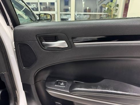 Used 2017 Chrysler 300 S image 50