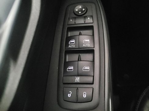 Used 2016 Jeep Cherokee Limited w/ Luxury Group image 27