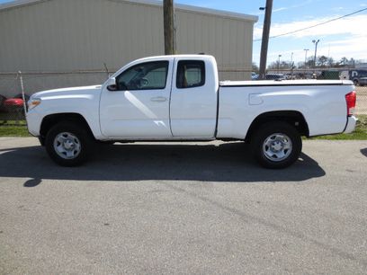 Used 2017 Toyota Tacoma SR w/ SR Convenience Package