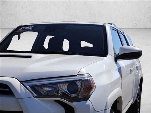 Used 2024 Toyota 4Runner TRD Off-Road AWD/4WD image 2