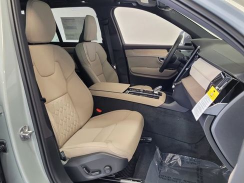 New 2026 Volvo XC90 B6 Plus w/ Protection Package Premier AWD/4WD image 18