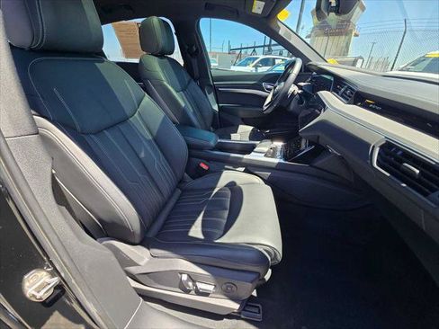 Used 2023 Audi e-tron S Prestige w/ Prestige Package AWD/4WD image 10