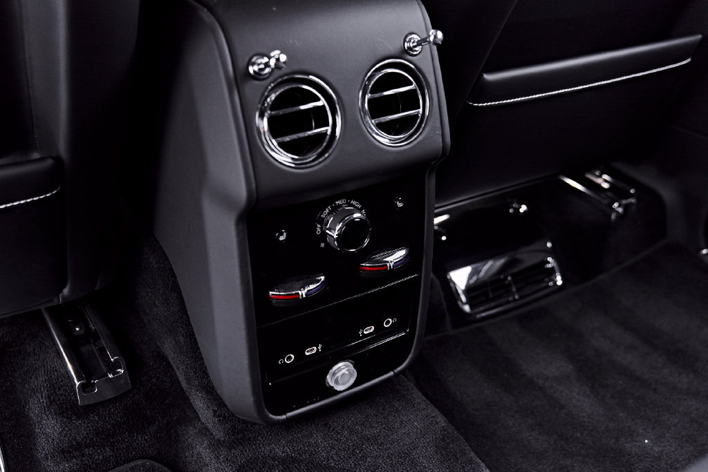 Used 2025 Rolls-Royce Cullinan AWD/4WD image 66