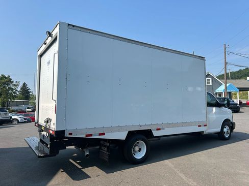 Used 2024 Chevrolet Express 3500 w/ Power Convenience Package RWD image 5