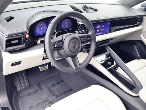 New 2026 Porsche Macan Turbo Electric AWD/4WD image 4