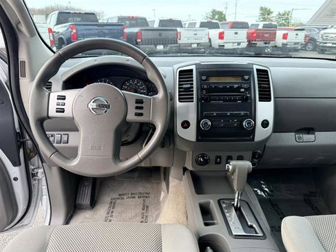 Used 2012 Nissan Frontier SV w/ SV Premium Utility Pkg AWD/4WD image 21