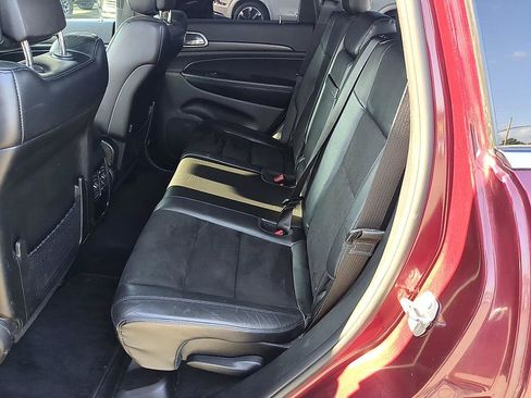 Used 2018 Jeep Grand Cherokee Laredo RWD image 28