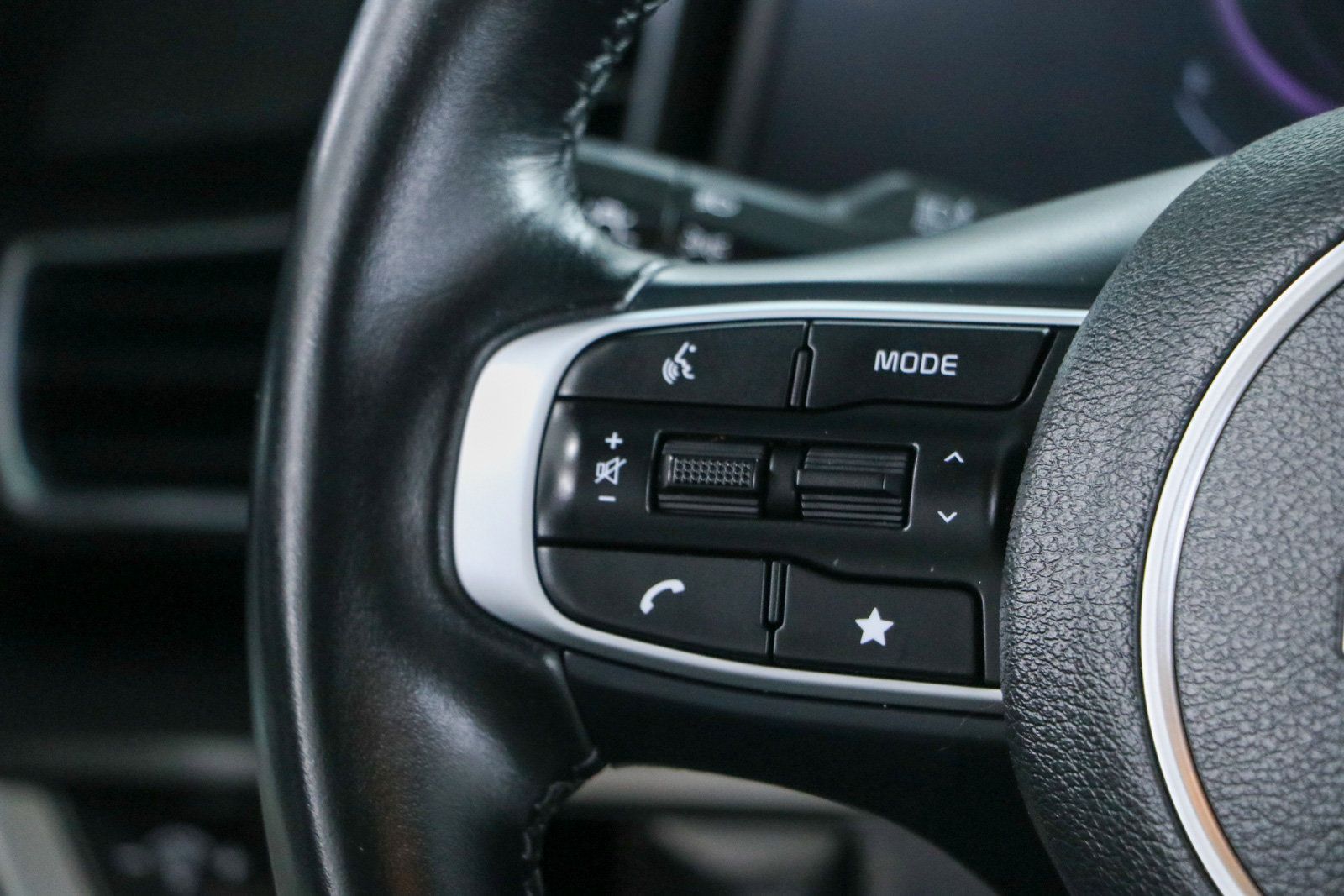 Used 2024 Kia Sportage EX AWD/4WD image 13