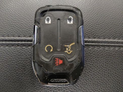 Used 2023 GMC Terrain SLE w/ Driver Convenience Package FWD image 32