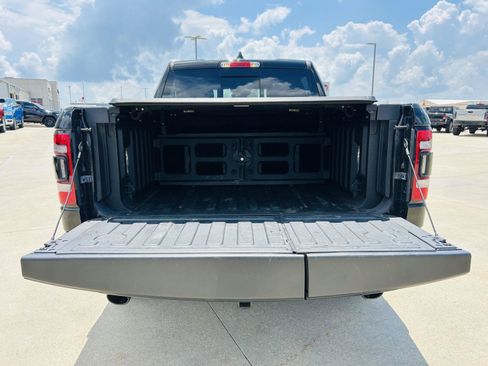 Used 2020 RAM 1500 Limited w/ Black Appearance Package AWD/4WD image 31