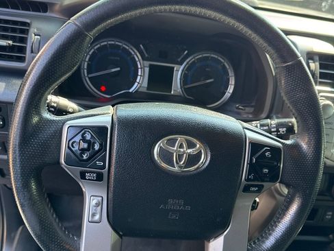 Used 2019 Toyota 4Runner SR5 AWD/4WD image 11