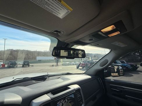 Used 2018 RAM 3500 SLT w/ Cold Weather Group image 29