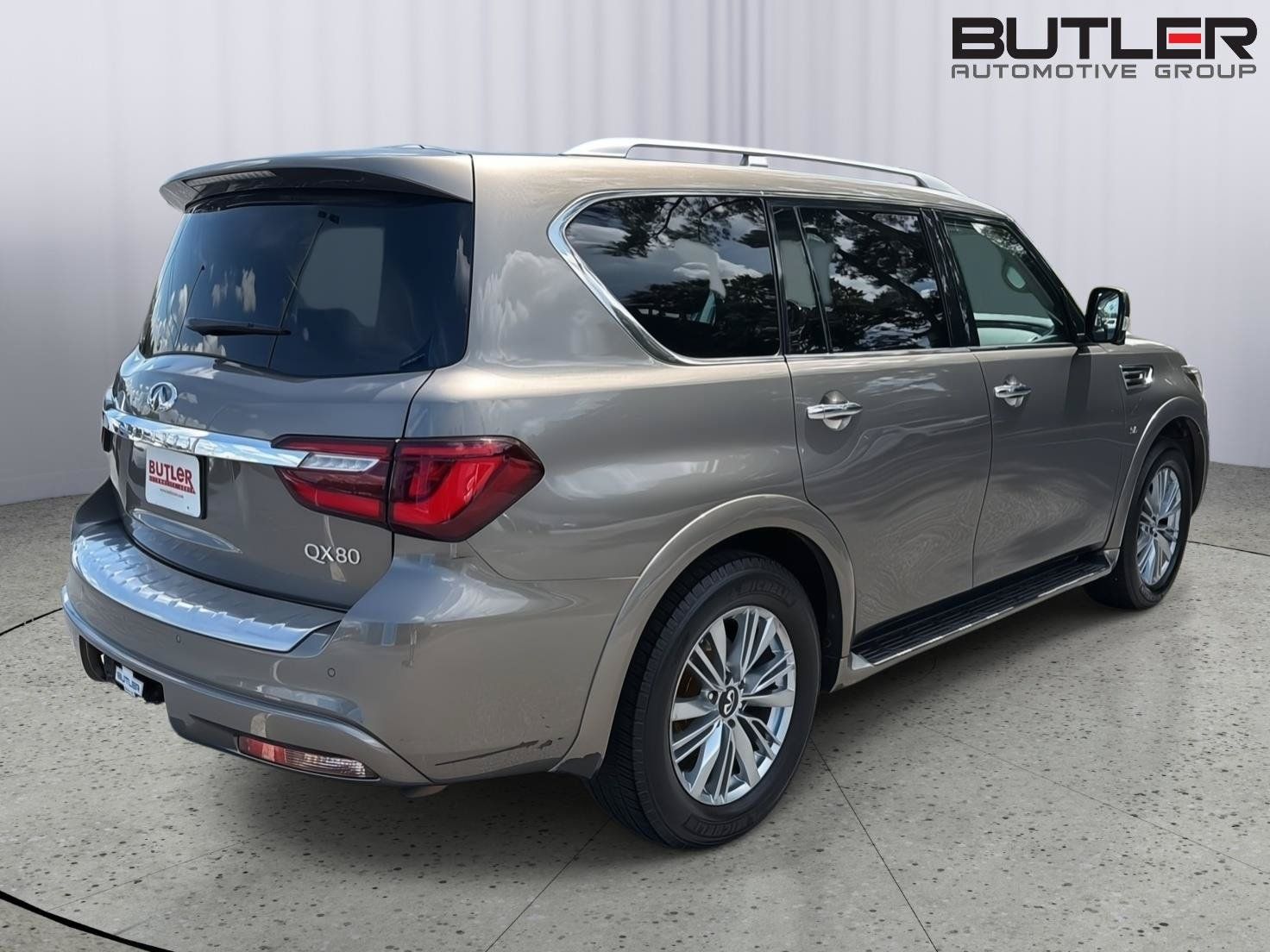 Used 2018 INFINITI QX80 2WD w/ Driver Assistance Package image 6