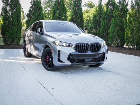 Used 2024 BMW X6 xDrive40i AWD/4WD image 2