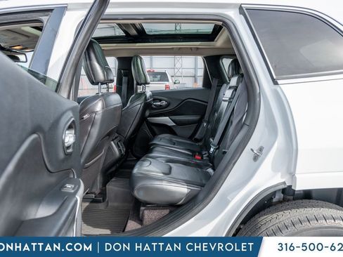Used 2016 Jeep Cherokee Overland w/ Technology Group image 20