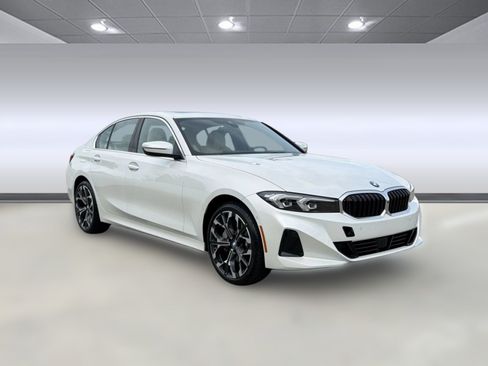 Used 2026 BMW 330i Sedan w/ Premium Package RWD image 6
