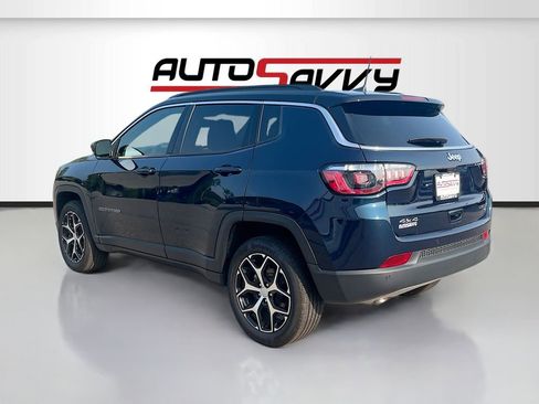 Used 2024 Jeep Compass Limited AWD/4WD image 5