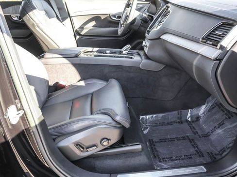 Used 2023 Volvo XC90 T8 Ultimate image 36