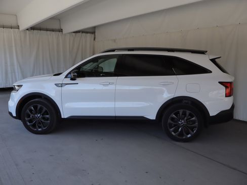 Used 2023 Kia Sorento SX Prestige image 21