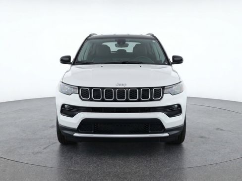 Used 2025 Jeep Compass Limited image 2