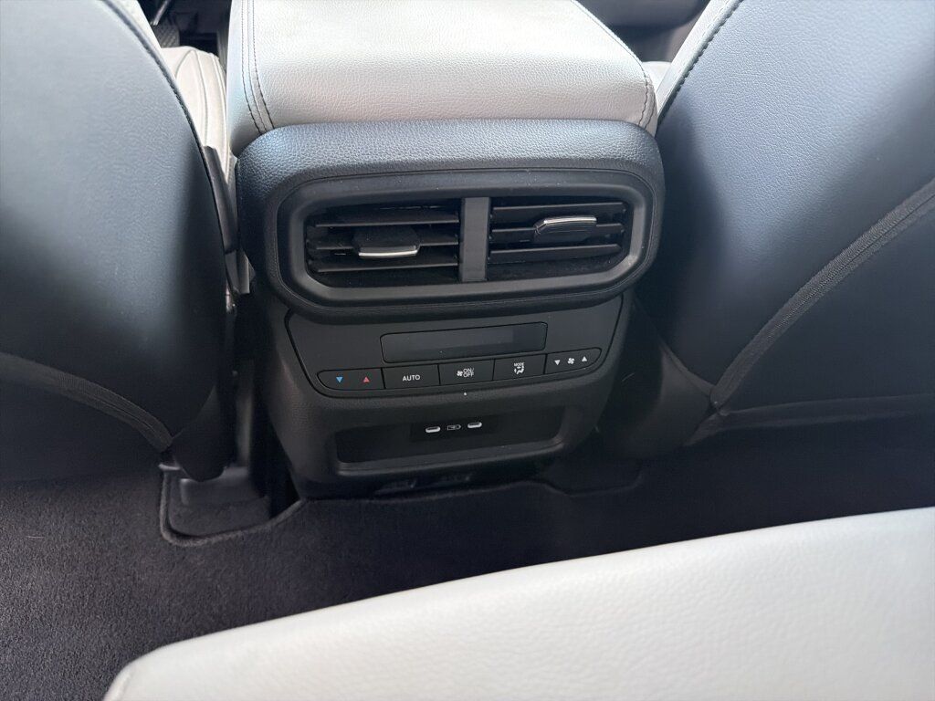 Used 2024 Honda Pilot EX-L image 9