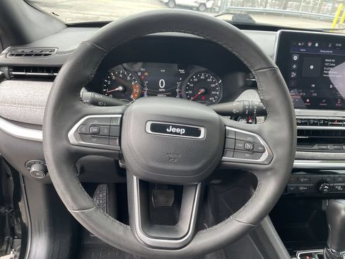Certified 2023 Jeep Compass Latitude AWD/4WD image 16