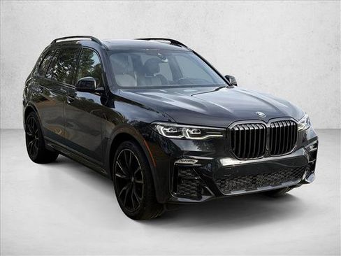 Used 2022 BMW X7 xDrive40i w/ M Sport Package image 3