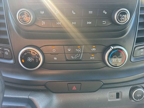 Used 2020 Ford Transit 250 Medium Roof image 15