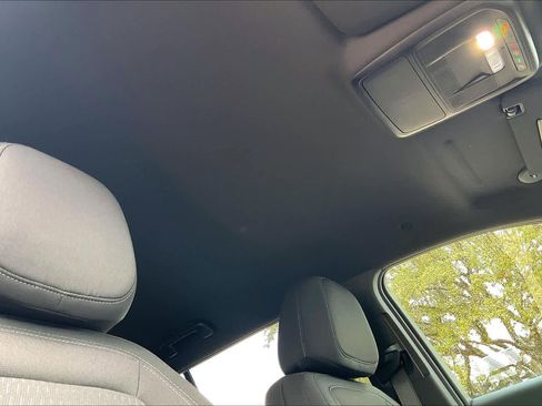 Used 2025 Chevrolet Equinox LT image 12