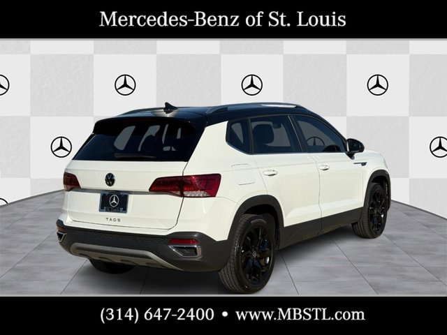 Used 2024 Volkswagen Taos SE w/ Panoramic Sunroof Package FWD image 3