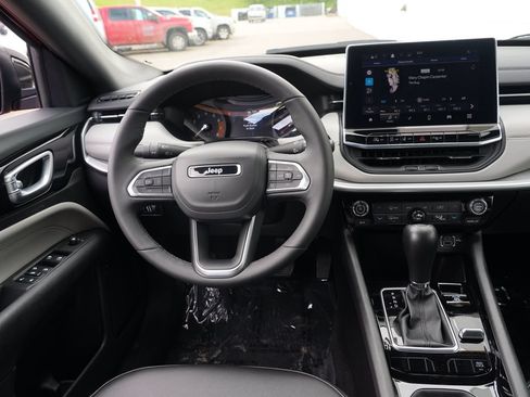 Used 2025 Jeep Compass Limited AWD/4WD image 20