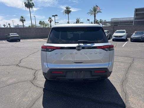 Used 2023 Nissan Pathfinder S FWD image 4