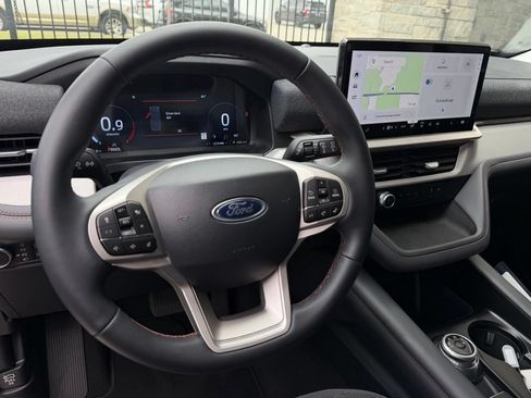 New 2026 Ford Explorer Active RWD image 11