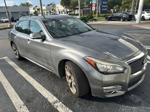Used 2018 INFINITI Q70 L 3.7 image 2