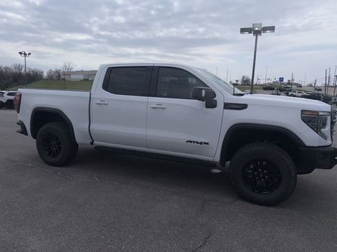 Used 2023 GMC Sierra 1500 AT4X image 12