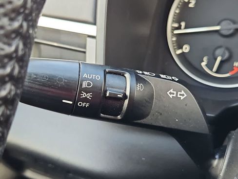 Used 2024 Mitsubishi Outlander SE image 27