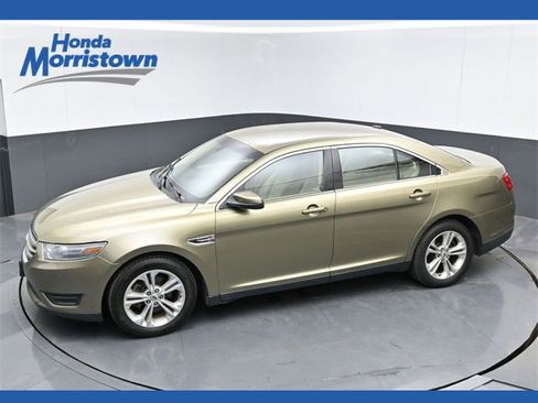 Used 2013 Ford Taurus SEL image 1