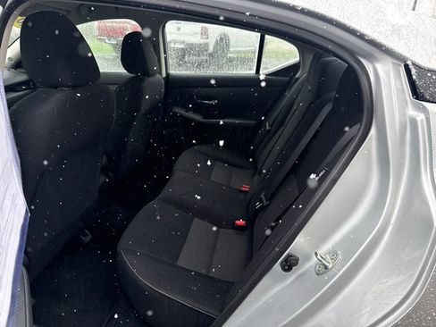 Used 2022 Nissan Sentra SV image 12