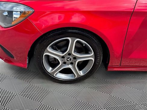 Used 2018 Mercedes-Benz CLA 250 image 33
